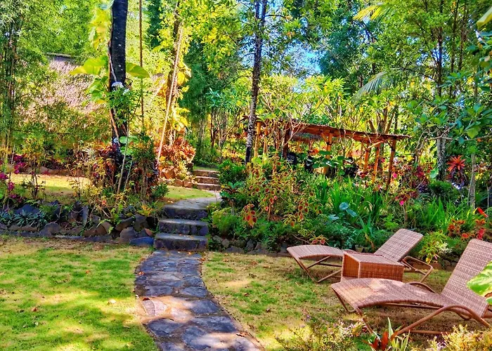 Dreamy Eco Tree House By 7 Waterfalls * Ambengan