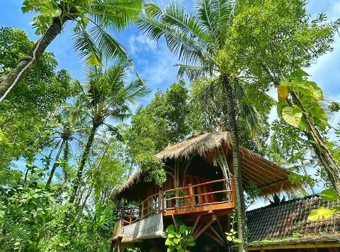 Dreamy Eco Tree House By 7 Waterfalls * Ambengan