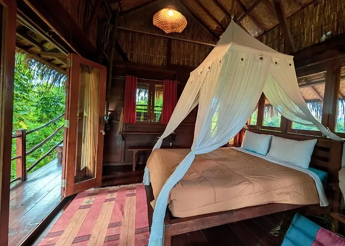 Dreamy Eco Tree House By 7 Waterfalls Vakantiehuis Ambengan