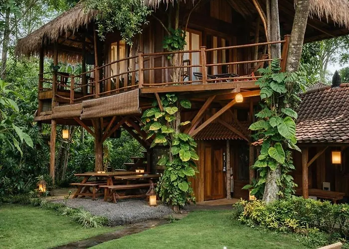 Dreamy Eco Tree House By 7 Waterfalls 別荘