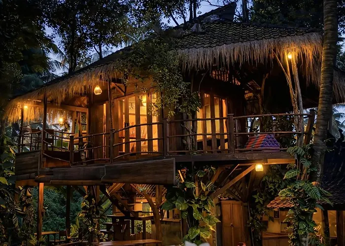 Dreamy Eco Tree House By 7 Waterfalls *